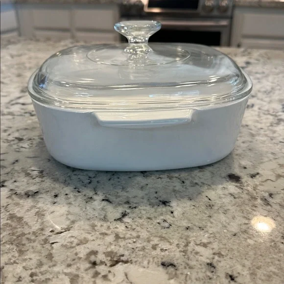 Vintage  Corning Ware  2 liter casserole dish "Country Cornflower" pattern. - Picture 2 of 3